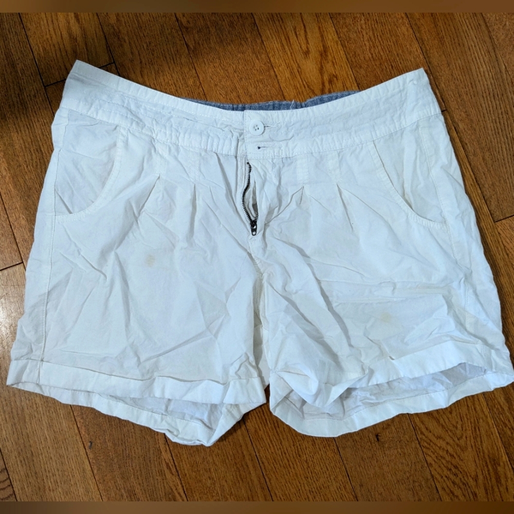 White Short